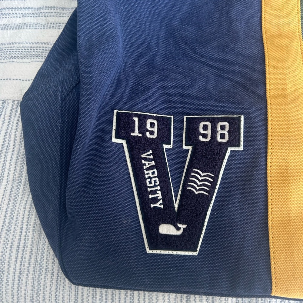 New Vineyard Vines oversized varsity tote - Picture 7 of 12